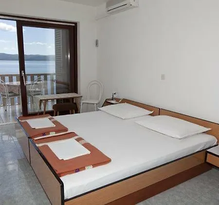 Victoria * بريلا